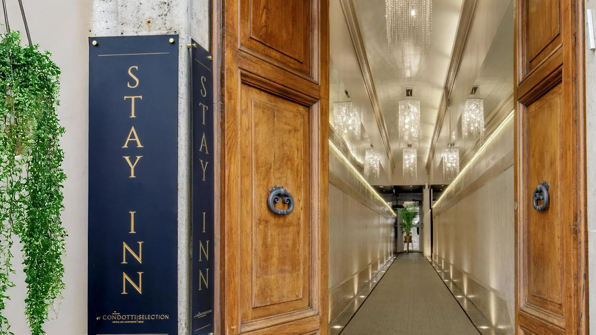*** Guest house Stay Inn Rome Via Del Corso Italy